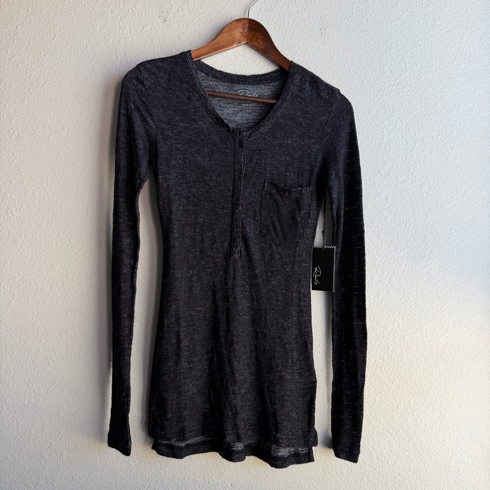 New Rails Heathered Black Long Sleeve V-neck Henley Fitted Top Lightweight D